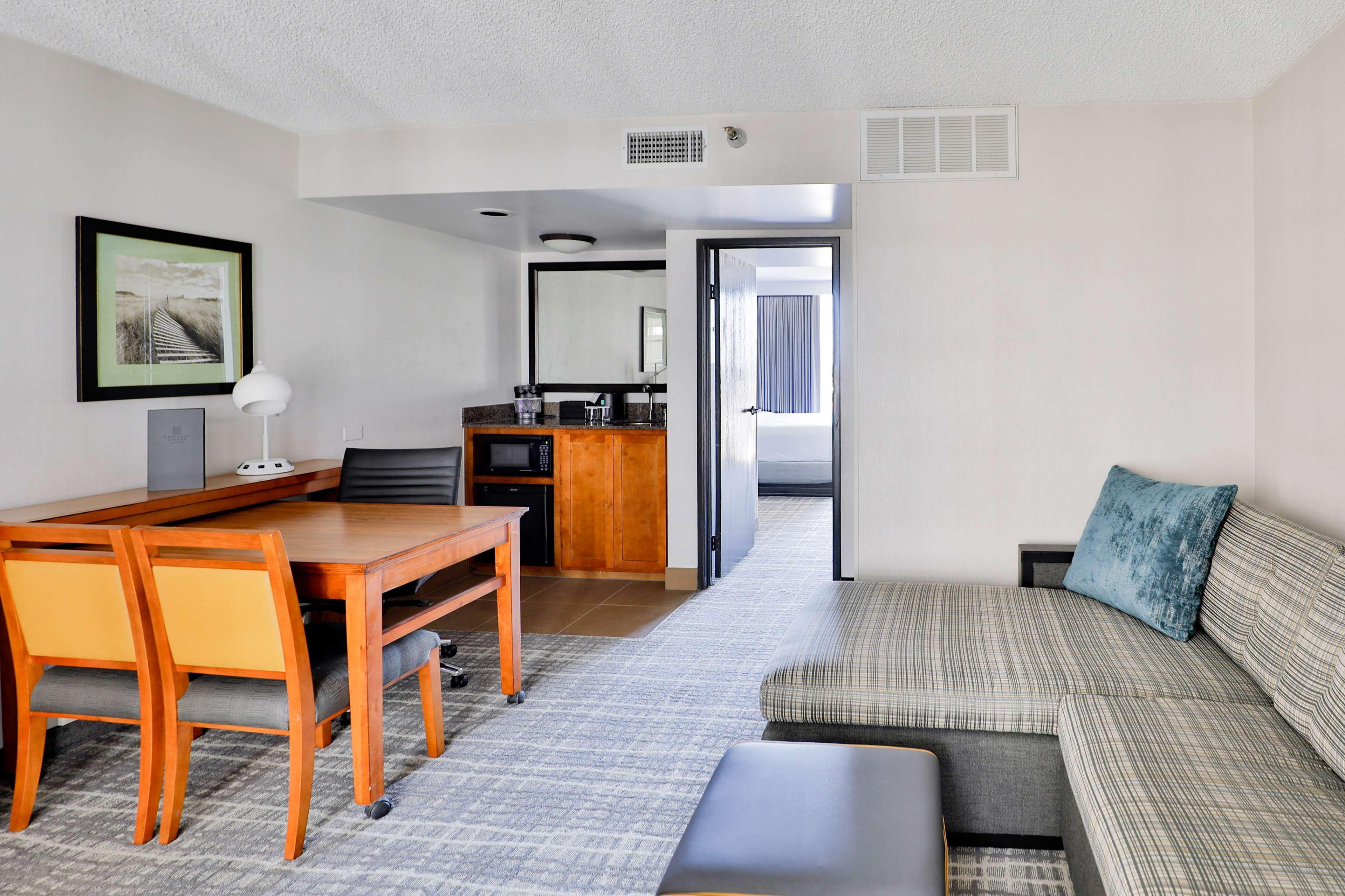 Embassy Suites By Hilton Austin Central Экстерьер фото