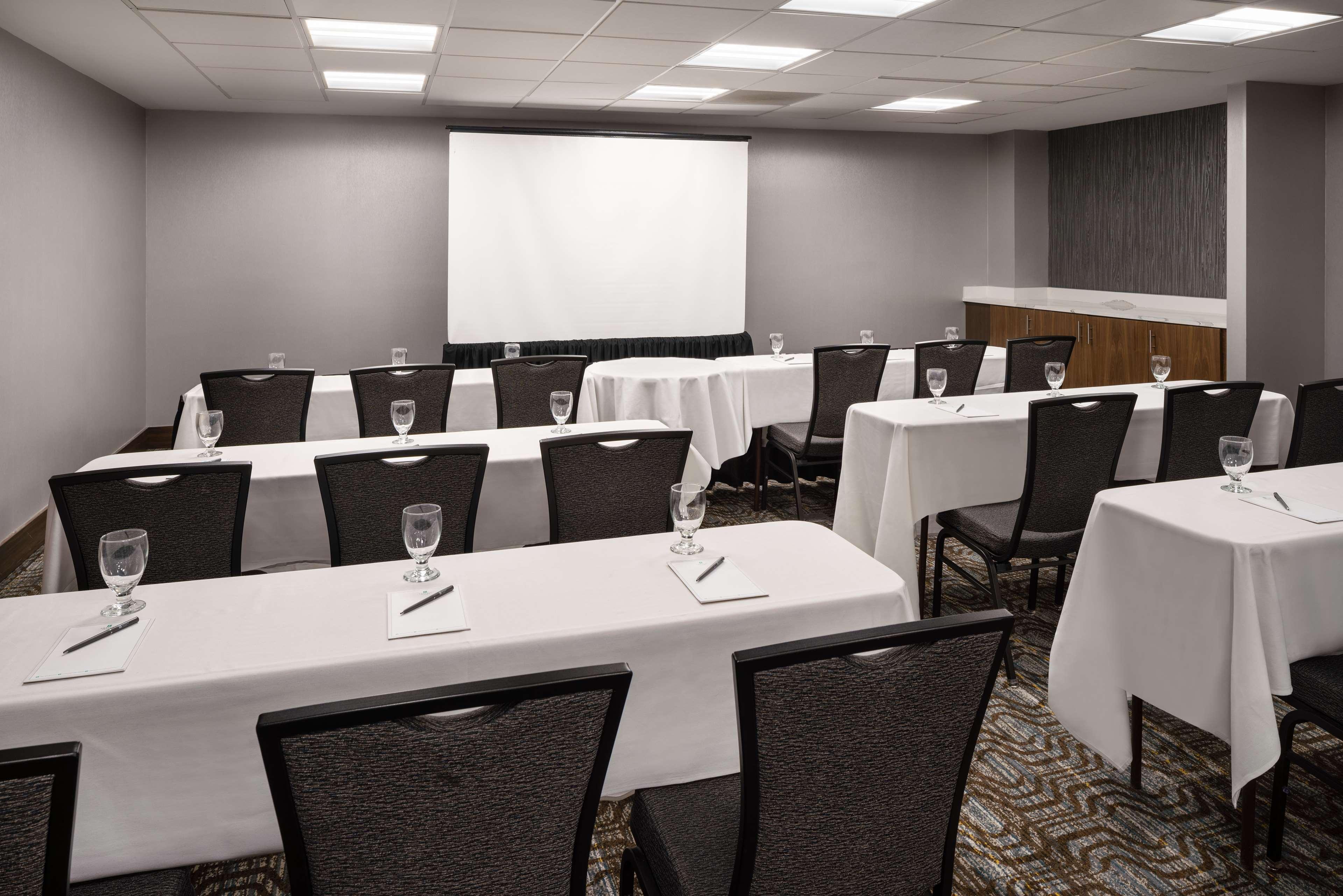 Embassy Suites By Hilton Austin Central Экстерьер фото