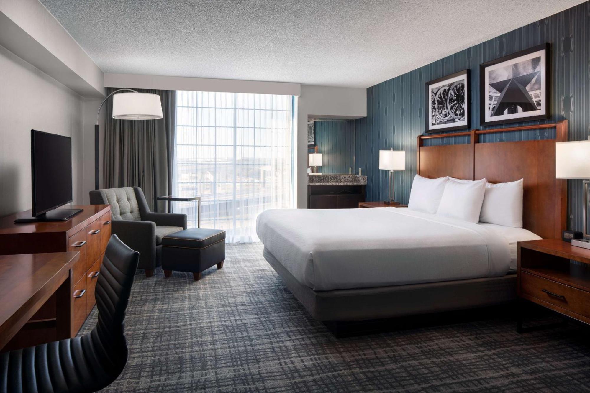 Embassy Suites By Hilton Austin Central Экстерьер фото