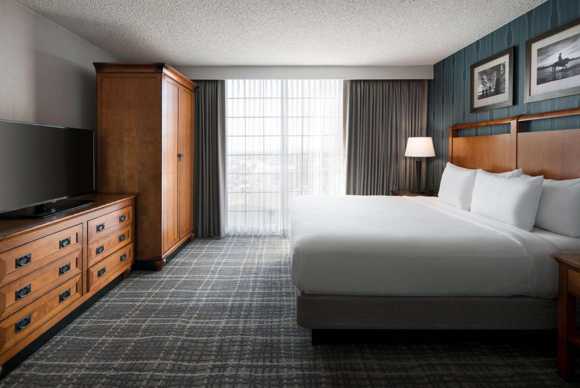 Embassy Suites By Hilton Austin Central Экстерьер фото
