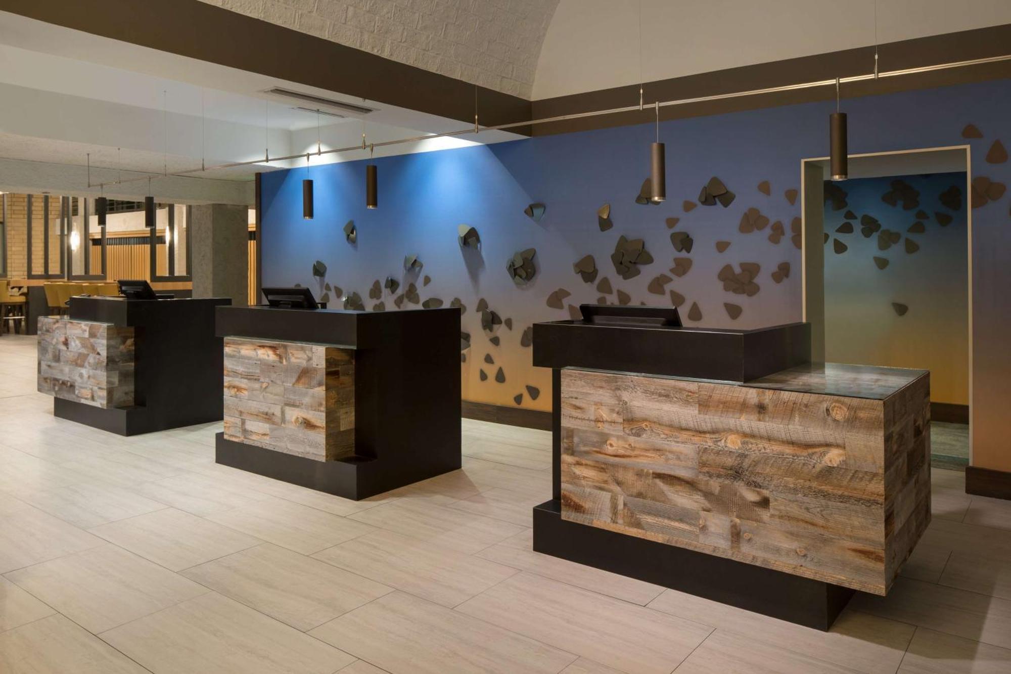 Embassy Suites By Hilton Austin Central Экстерьер фото