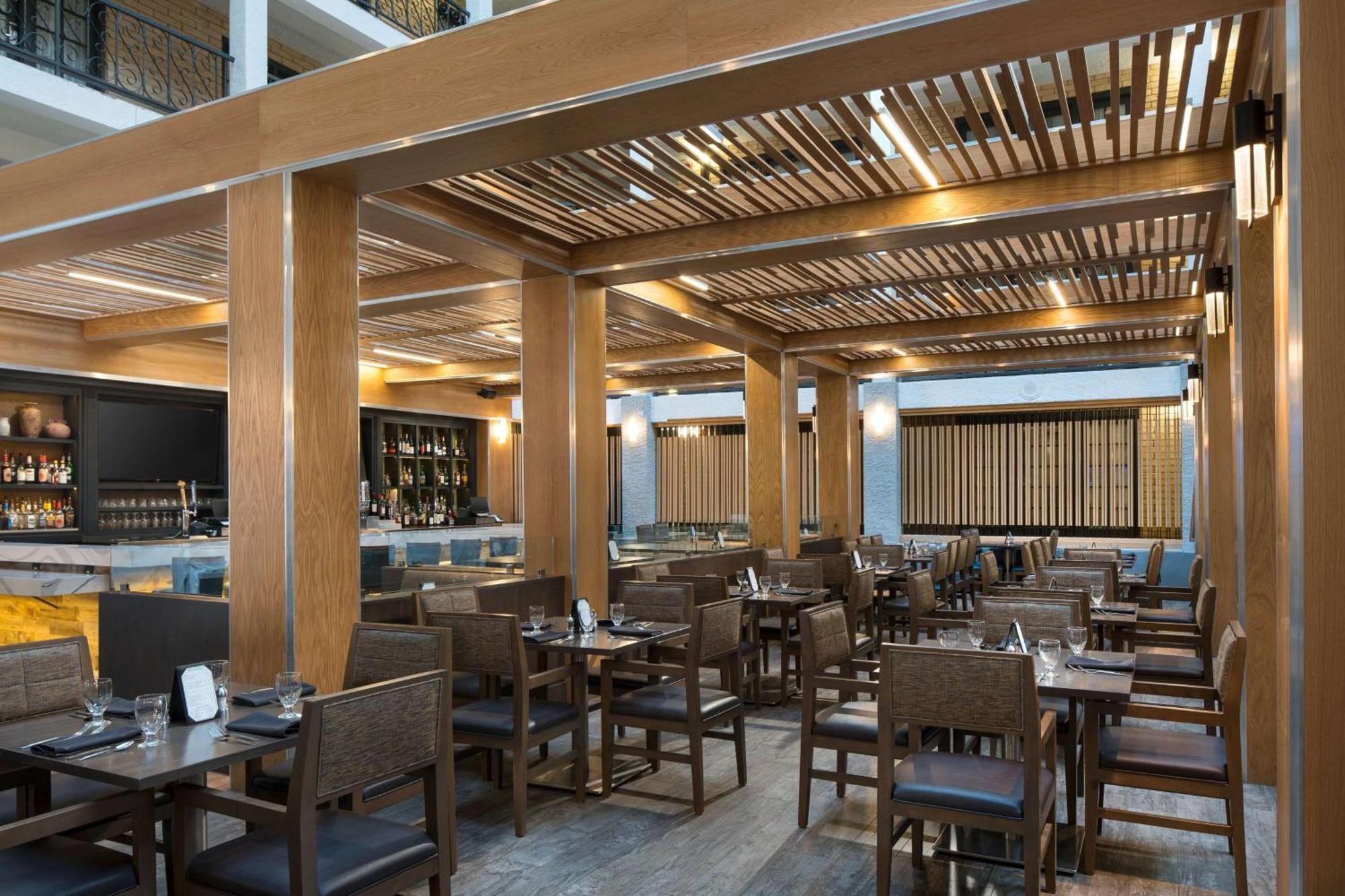 Embassy Suites By Hilton Austin Central Экстерьер фото