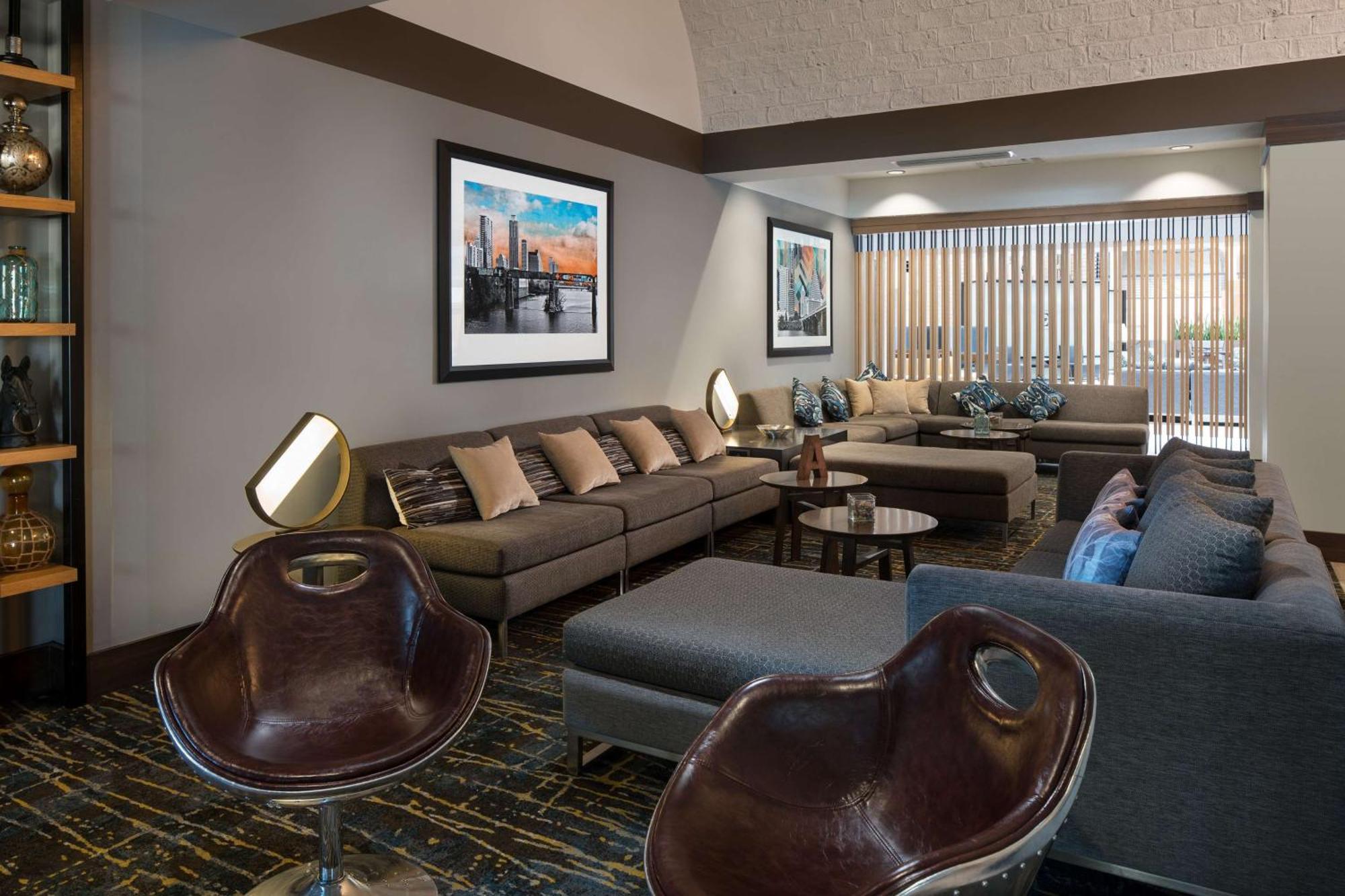 Embassy Suites By Hilton Austin Central Экстерьер фото