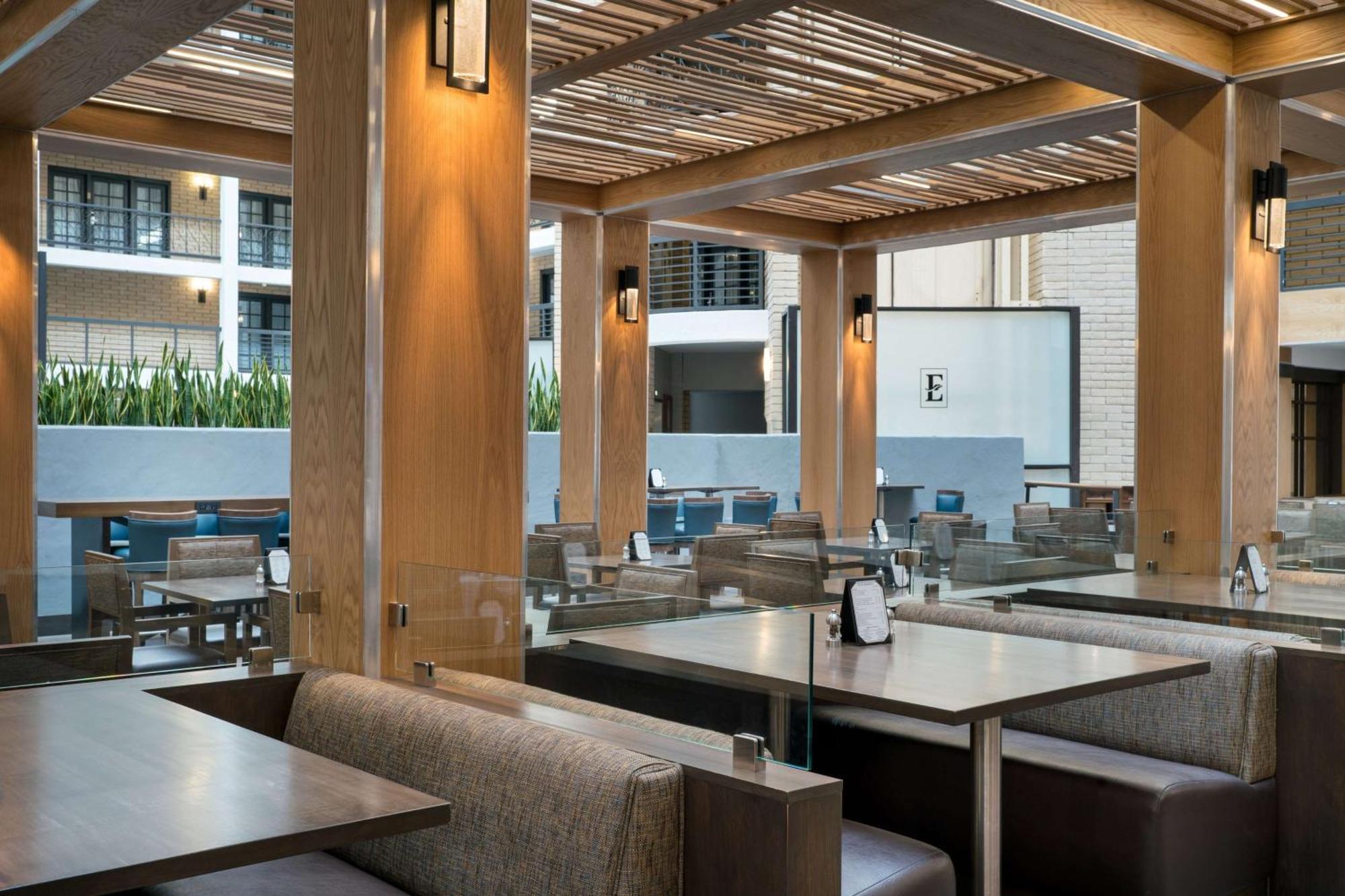 Embassy Suites By Hilton Austin Central Экстерьер фото