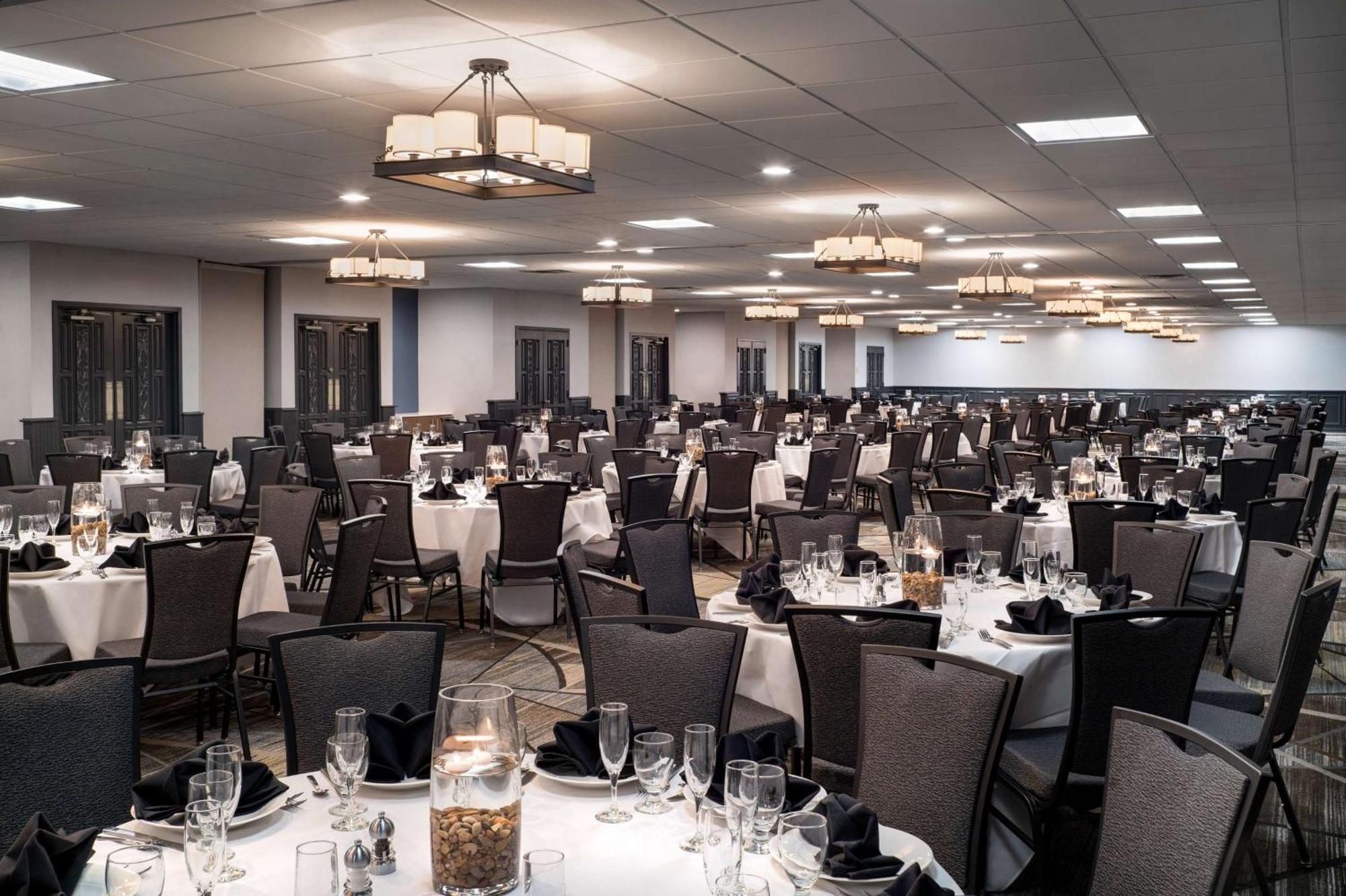 Embassy Suites By Hilton Austin Central Экстерьер фото