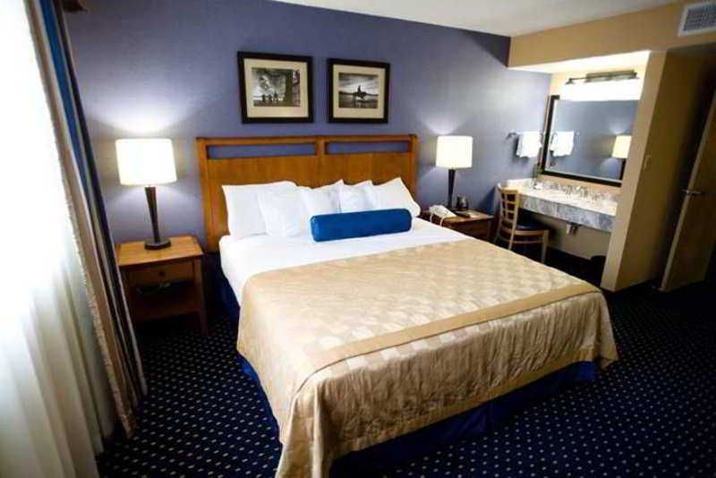 Embassy Suites By Hilton Austin Central Экстерьер фото
